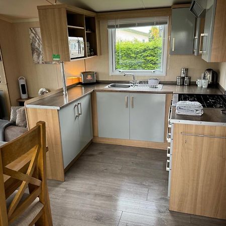 Prestige Static Caravan On 5 Star Holiday Park Cheswick  Екстериор снимка