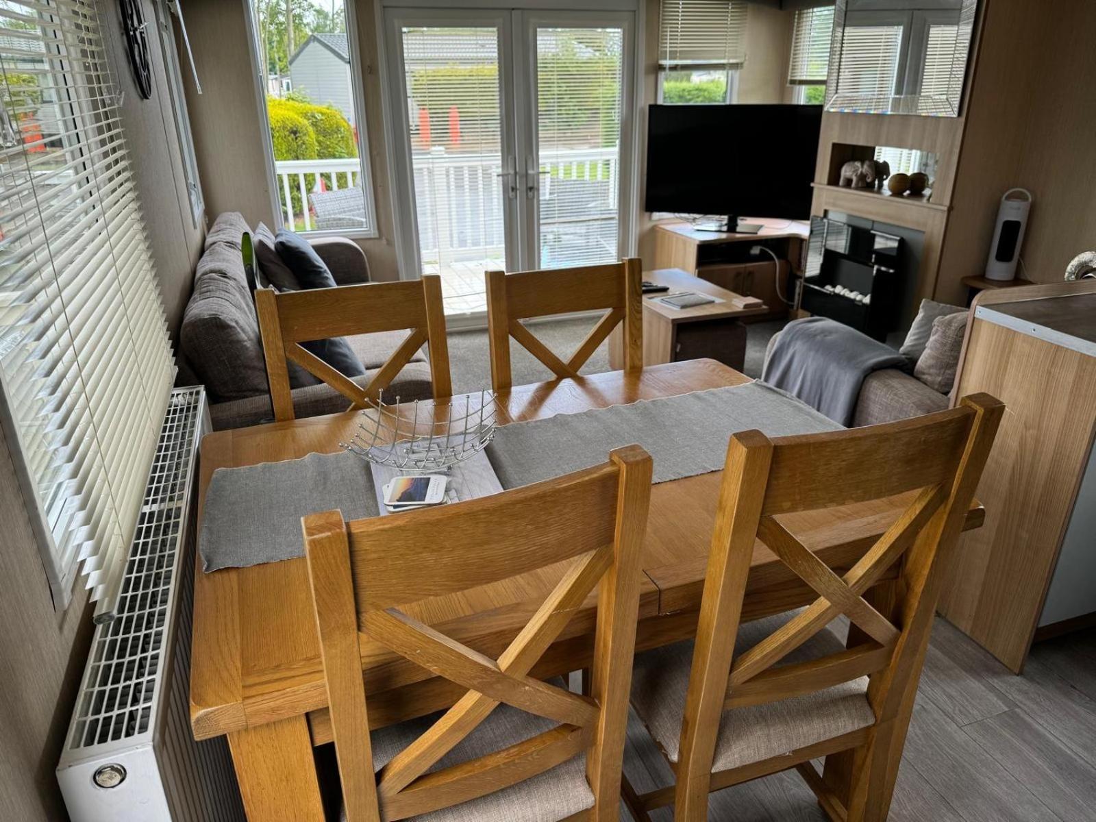 Prestige Static Caravan On 5 Star Holiday Park Cheswick  Екстериор снимка