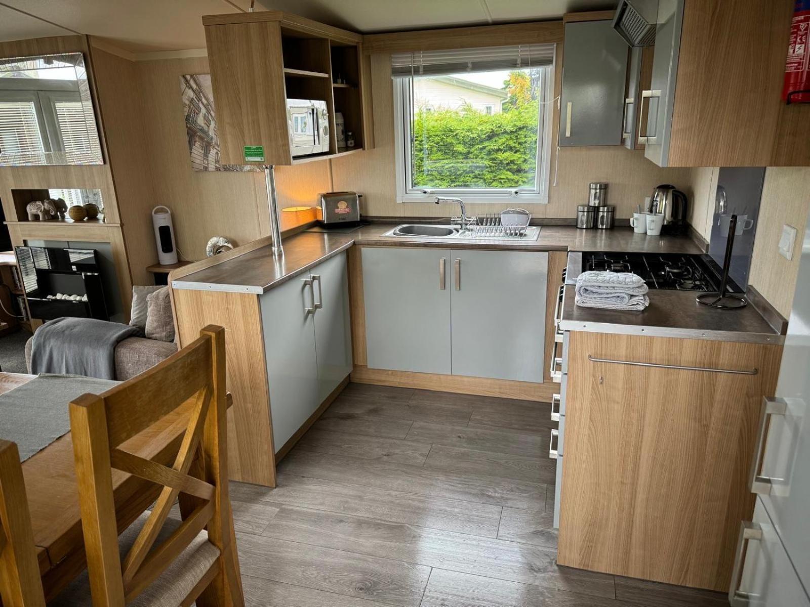 Prestige Static Caravan On 5 Star Holiday Park Cheswick  Екстериор снимка